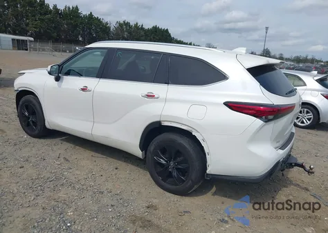 2021 Toyota Highlander Xle z USA, uszkodzony, nr VIN 5TDHZRBH7MS062420
